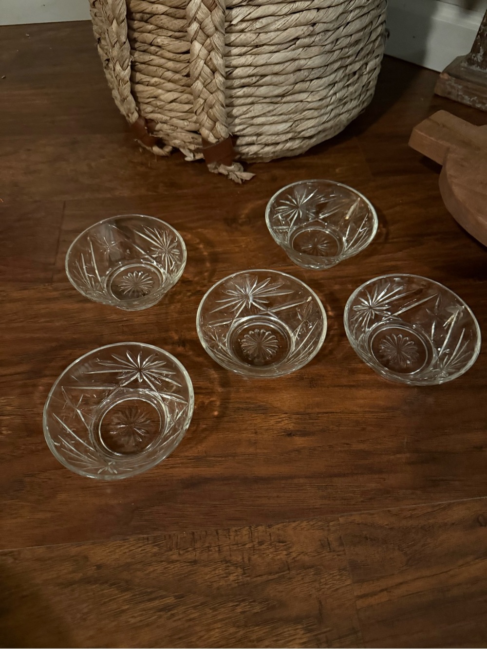 Vintage Set of (5) Starburst Pattern Anchor Hocking Glass Fruit/Dessert Bowls